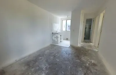 Apartamento semimobiliado de 2 dormitórios com vaga de garagem!