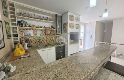 Cobertura com 3 dormitórios, 1 suíte e 2 vagas individuais no bairro auxiliadora, porto alegre/rs.