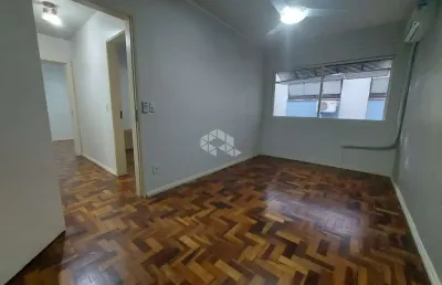 Apartamento 02 dormitórios no bairro menino deus, próximo ao estádio beira rio.