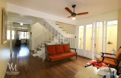 Casa com  332m2, com 4 dorm. no bairro santo antonio
