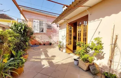 Casa com 3 quartos à venda na Rua Coronel Neves, 525, Medianeira, Porto Alegre