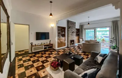 Apartamento com 3 dormitório, 1 suíte, 1 vaga escriturada e coberta, azenha - porto alegre