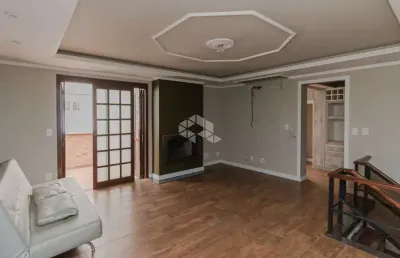 Cobertura duplex 2 quartos e vaga de garagem coberta no bairro santana em porto alegre.