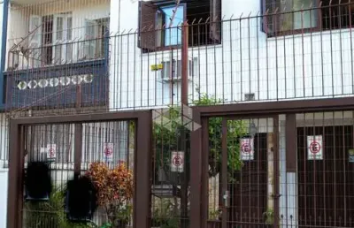 Casa com 3 quartos à venda na Rua Giordano Bruno, 69, Rio Branco, Porto Alegre