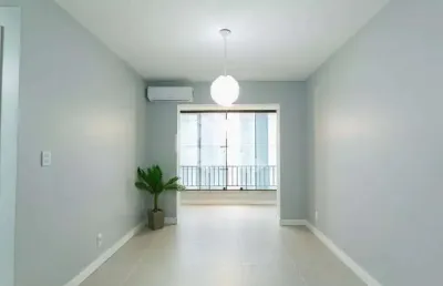? studio amplo e equipado no centro histórico de porto alegre com vaga