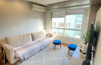 Apartamento reformado com 2 dormitórios, escritório e vaga escriturada - 80m² privativos