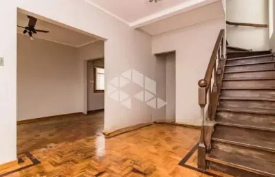 Casa com 3 quartos e 3 banheiros à venda, 171 m² na cidade baixa