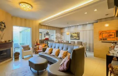 Casa em condomínio com 223 m² privativos, com 3 dormitórios sendo 1 suíte, 3 vagas de garagens + depósito, à venda no bairro jardim carvalho.