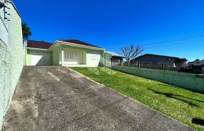 Casa com chapa de 3 dormitórios no bairro santo antônio!