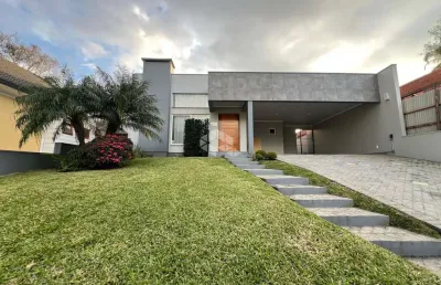 Casa semimobiliada 03 dormitórios e piscina em condomínio fechado