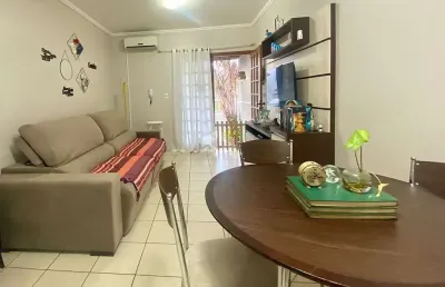 Duplex semimobiliado próximo ao centro com 2 dormitórios