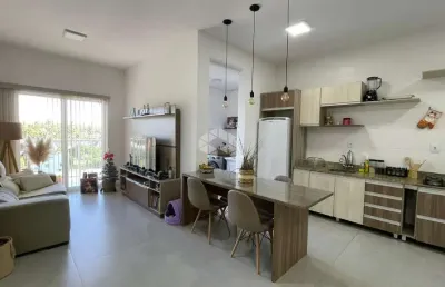 Apartamento semimobiliado 02 dormitórios com sacada em vera cruz.