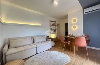 Apartamento central, totalmente mobiliado e decorado!