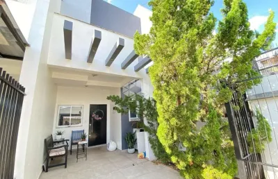 Duplex semimobiliado com dois dormitórios no bairro santo inácio