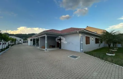 Casa geminada de 3 dormitórios no bairro arroio grande!