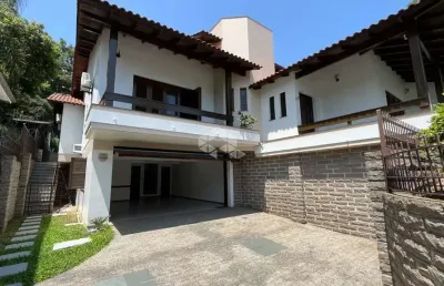 Casa com 3 dormitórios e pisicna no centro de santa cruz do sul