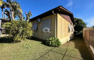 Casa com 2 quartos à venda na Doutor André Bator, 44, Santo Inácio, Santa Cruz do Sul