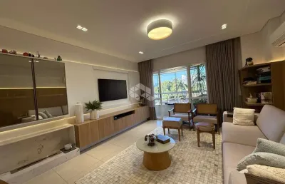 Apartamento mobiliado, no centro, com 03 dormitórios!