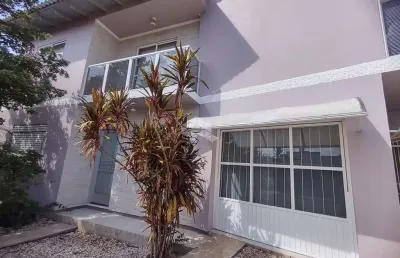 Casa de 03 andares e 04 dormitórios no bairro santo inácio!