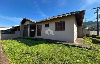 Casa geminada, 02 dormitórios, no bairro arroio grande!