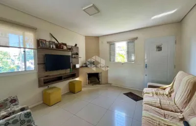 Vende-se sobrado com 4 kit nets e 3 apartamentos próximo a unifra