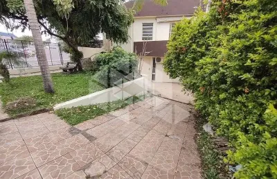 Casa com 2 quartos à venda na Assis Brasil, 147, Itararé, Santa Maria