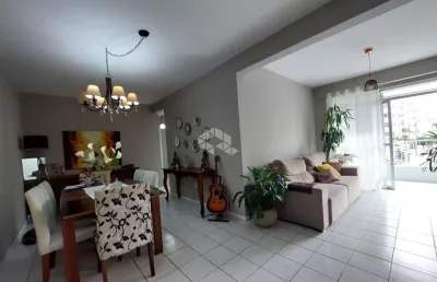 Apartamento no bairro canto, em florianópolis, sc, semi-mobiliado, sacada, 03 dormitórios sendo 01 suíte, e 01 vaga de garagem.