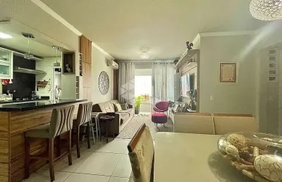 Apartamento no bairro itaguaçu, em florianópolis, sc, semi-mobiliado, vista mar, sacada, churrasqueira, 04 quartos sendo 01 suíte, 02 vagas garagem.