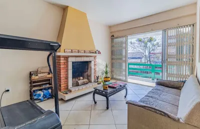 Casa c/ 221m² privativos | 3 dorm, sendo 1 suíte | 3 vagas garagem