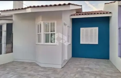 Casa em condominio térrea desocupada no bairro restinga