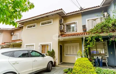 Casa em condomínio com 3 dormitórios, sendo 1 suite, 2 vagas na zona sul
