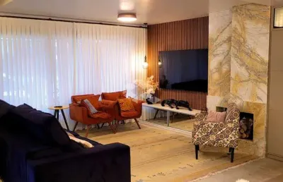 Casa de luxo á venda em condomínio exclusivo em viamão.
