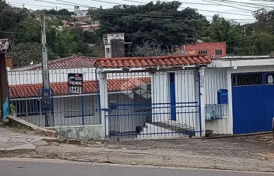 Casa em alvenaria, garagem para 2 carros bairro santa izabel