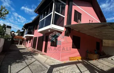 Casa com 3 quartos à venda na Waldomiro Marcelino Teixeira, 688, Cidade Nova, Caxias do Sul