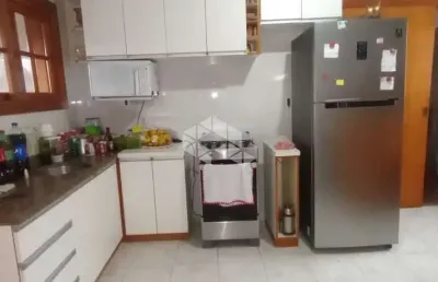Apartamento, bairro medianeira, 3 dormitórios, sala de estar com sacada, cozinha, area de serviço, 1 banheiro, 1 vaga.