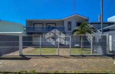 Casa com 3 quartos à venda na Rua Botafogo, 1740, Universitário, Caxias do Sul