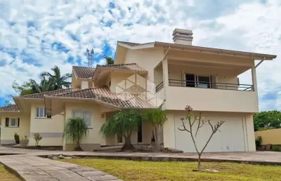 Casa de alto padrão, com amplo terreno no bairro rui barbosa