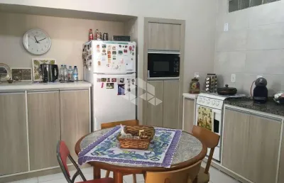 Apartamento com 4 dormitórios e 137 metros privativos