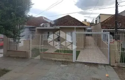 Casa à venda no partenon com 3 quartos e amplo pátio