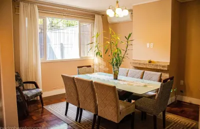 Casa de 04 dormitórios e 03 vagas com 178m² no bairro cristo redentor em poa.