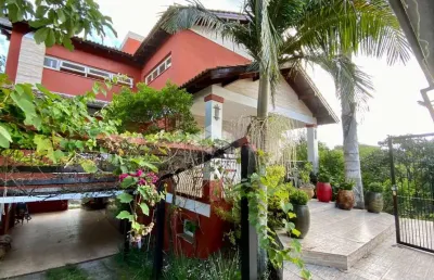 Casa de 03 dormitórios e 4 vagas com 300m² no bairro teresópolis em poa