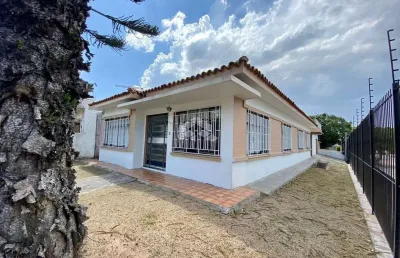 Casa com 05 dormitórios e 03 vagas com 260m² no bairro  partenon