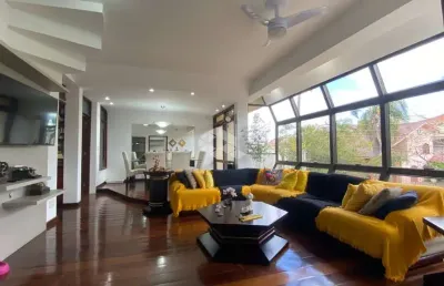 Casa 03 dormitórios e 04 vagas com 400m² no jardim itú em poa.
