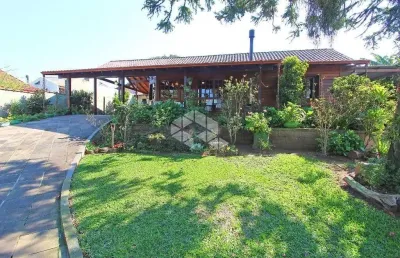 Terreno com chalé de madeira no cristal em porto alegre