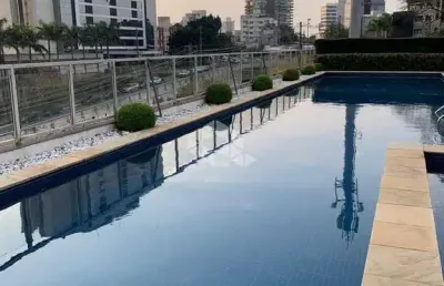 Apartamento de 2 quartos sendo 1 suíte, 3 elevadores, 1 vaga de garagem, à venda no bairro petrópolis
