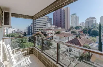 Apartamento com 3 dormitórios/quartos e 2 box/vagas à venda no bairro jardim botânico em porto alegre