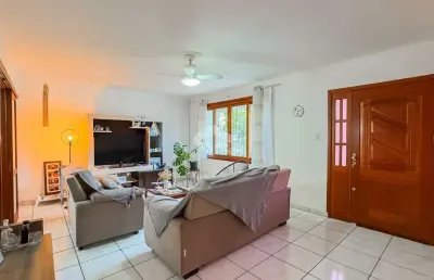 Casa a venda no bairro partenon, 04 quartos, 03 banheiros.