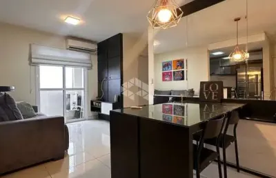 Apartamento 2 quartos, living, sacada com churrasqueira