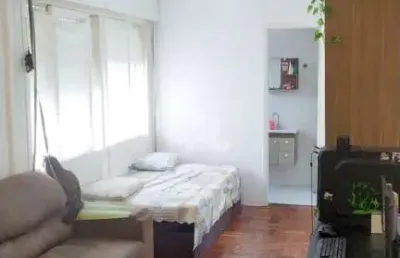 Apartamento jk de 31,81m² com sala / dormitório no bairro passo da areia em porto alegre.