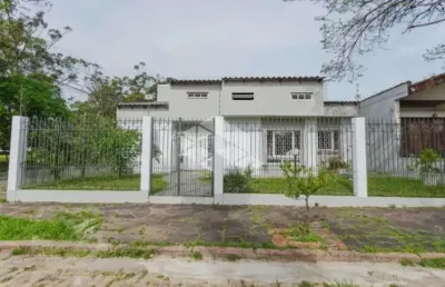 Linda casa  espaçosa com piscina no jd itu sabara, próxima a avenida baltazar oliveira garcia.